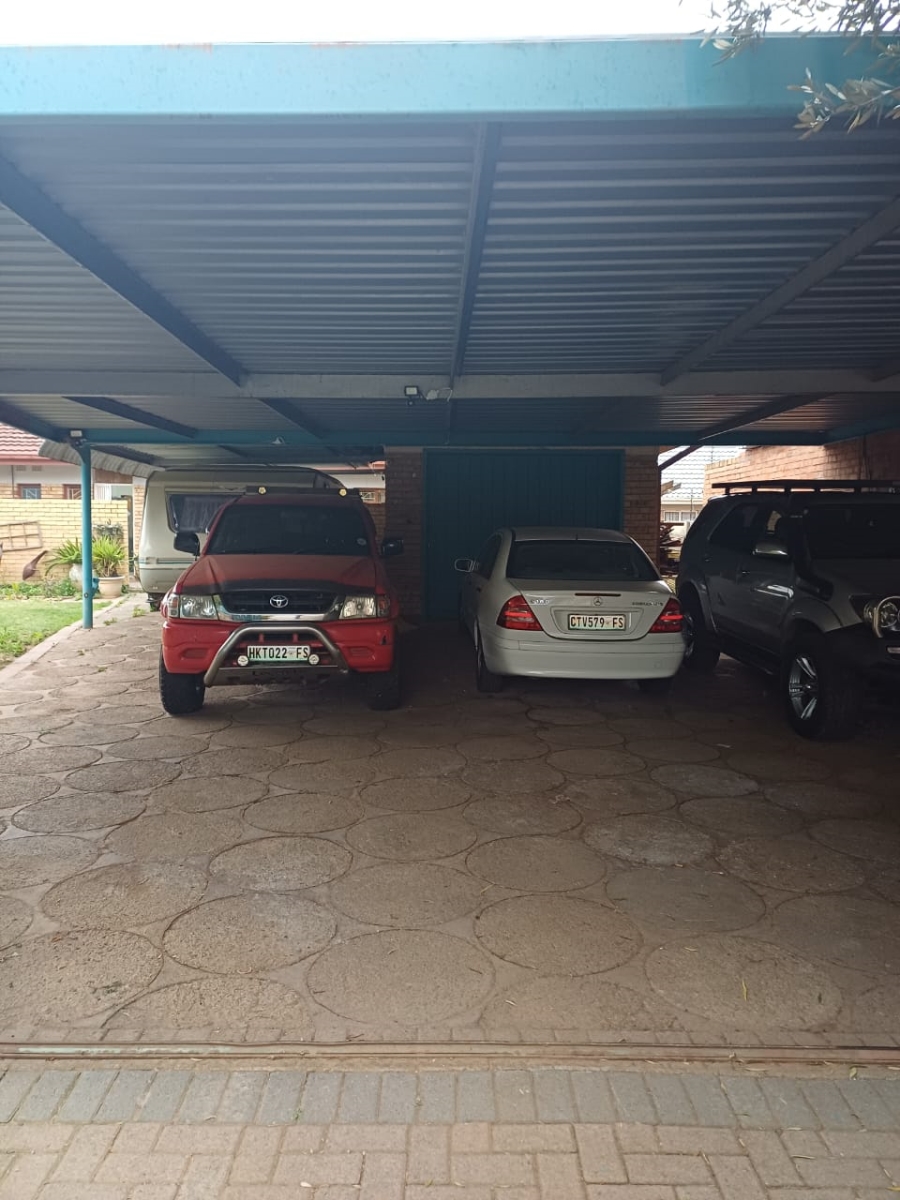 3 Bedroom Property for Sale in Riebeeckstad Free State